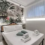 Luxury Flat With Terrace By Historic Center Апартаменты *