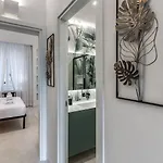 Luxury Flat With Terrace By Historic Center Апартаменты *