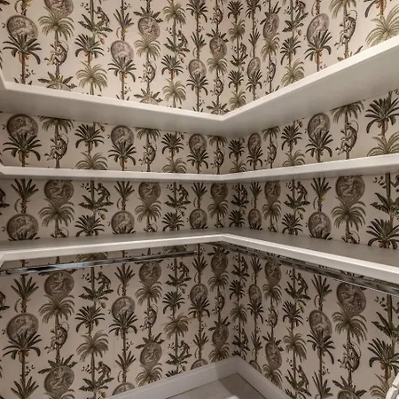 Luxury Flat With Terrace By Historic Center דירה