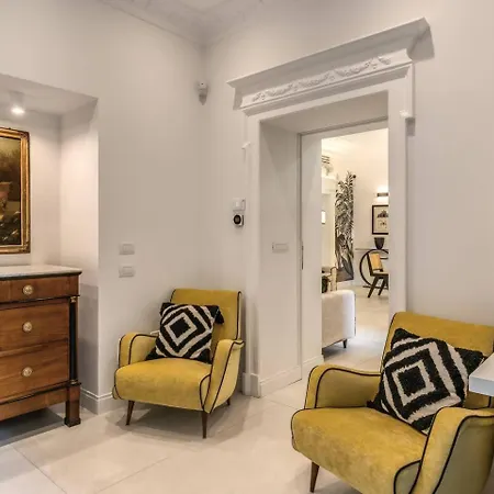 Luxury Flat With Terrace By Historic Center