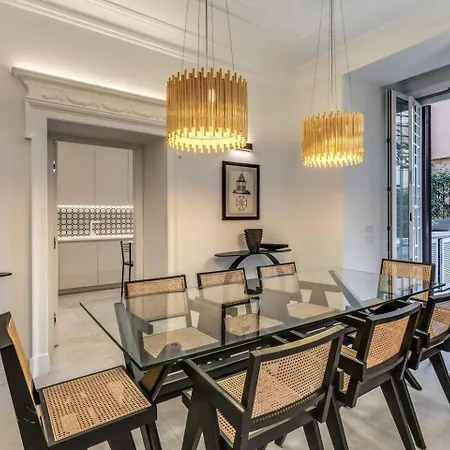 Luxury Flat With Terrace By Historic Center דירה *