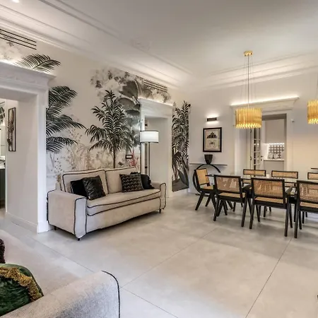 דירה Luxury Flat With Terrace By Historic Center