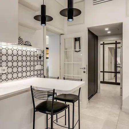 דירה Luxury Flat With Terrace By Historic Center *