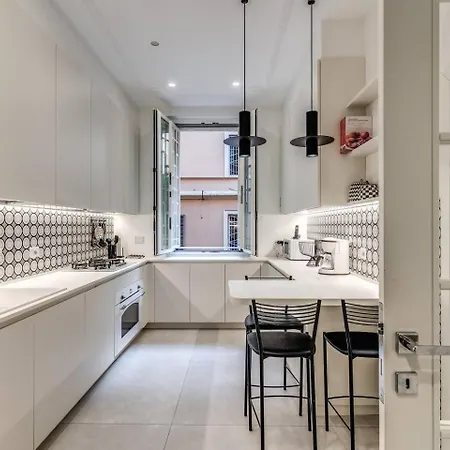 Luxury Flat With Terrace By Historic Center דירה