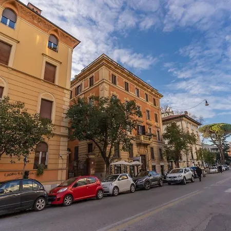 Luxury Flat With Terrace By Historic Center Апартаменты *