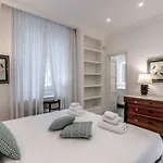 아파트 Luxury Flat With Terrace By Historic Center